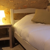 Chambre deux lits simples en 90 cm,  dans le charme de la pierre