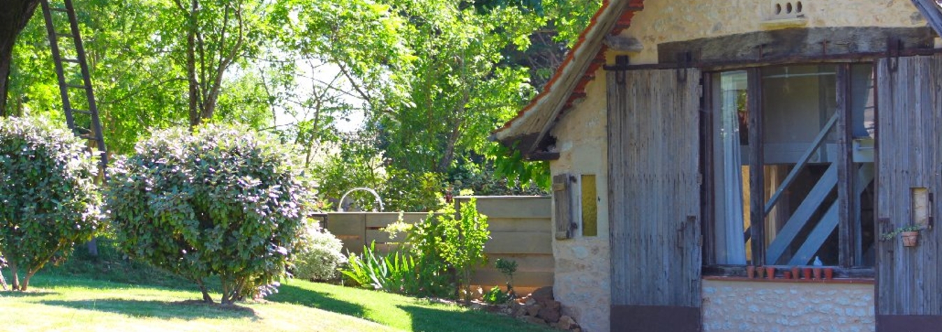 Gite Gite "Le Pigeonnier" avec piscine commune Gite Gite "Le Pigeonnier" avec piscine commune